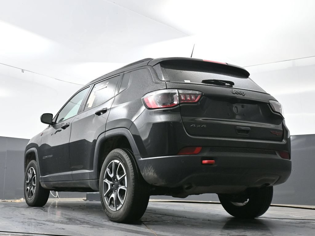 Used 2024 Jeep Compass Trailhawk AWD/4WD image 29