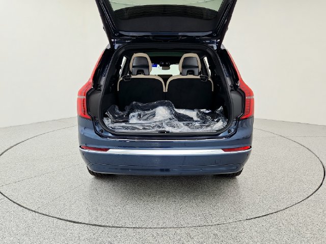 New 2026 Volvo XC90 B6 Plus w/ Protection Package Premier AWD/4WD image 15