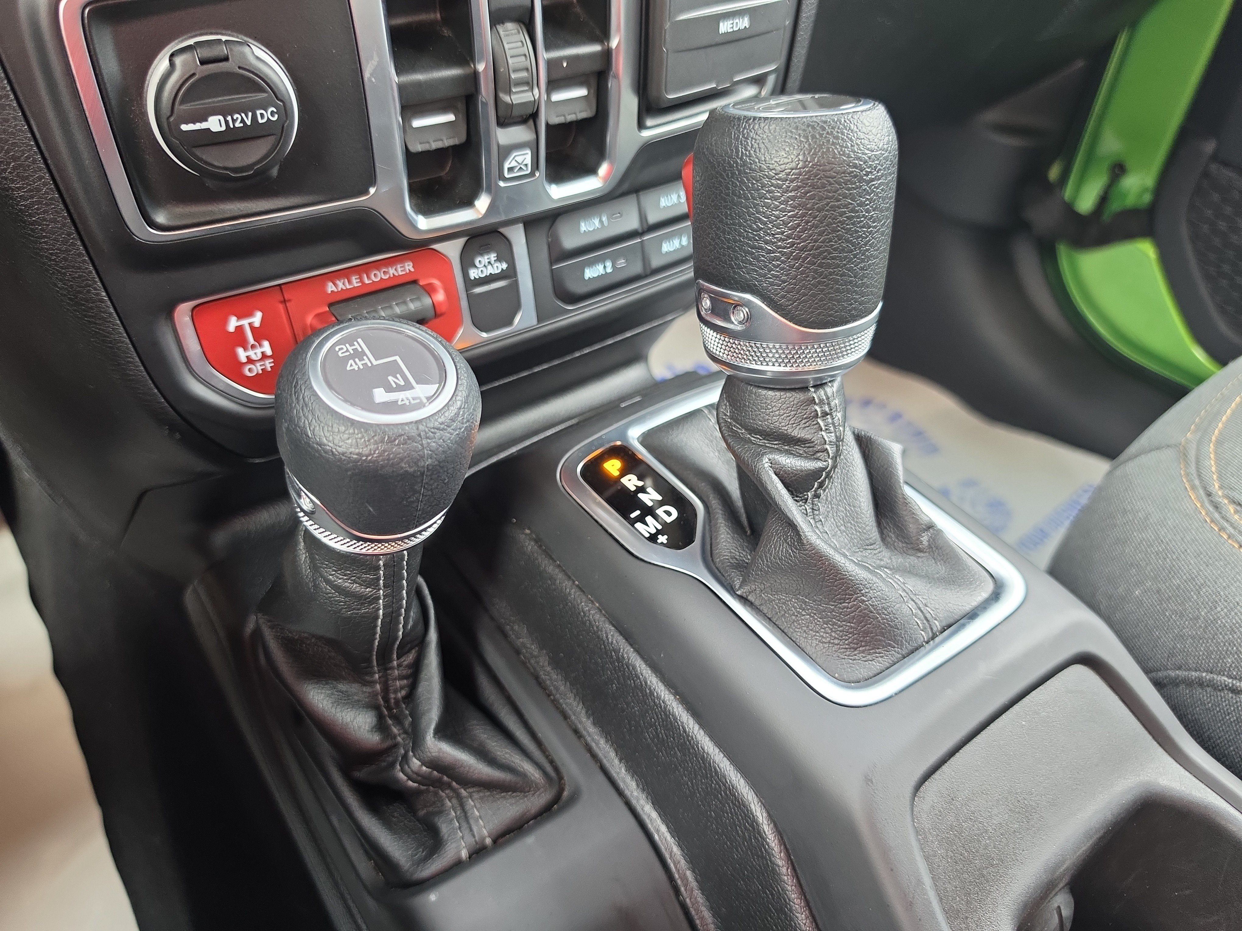 Used 2025 Jeep Gladiator Sport AWD/4WD image 27