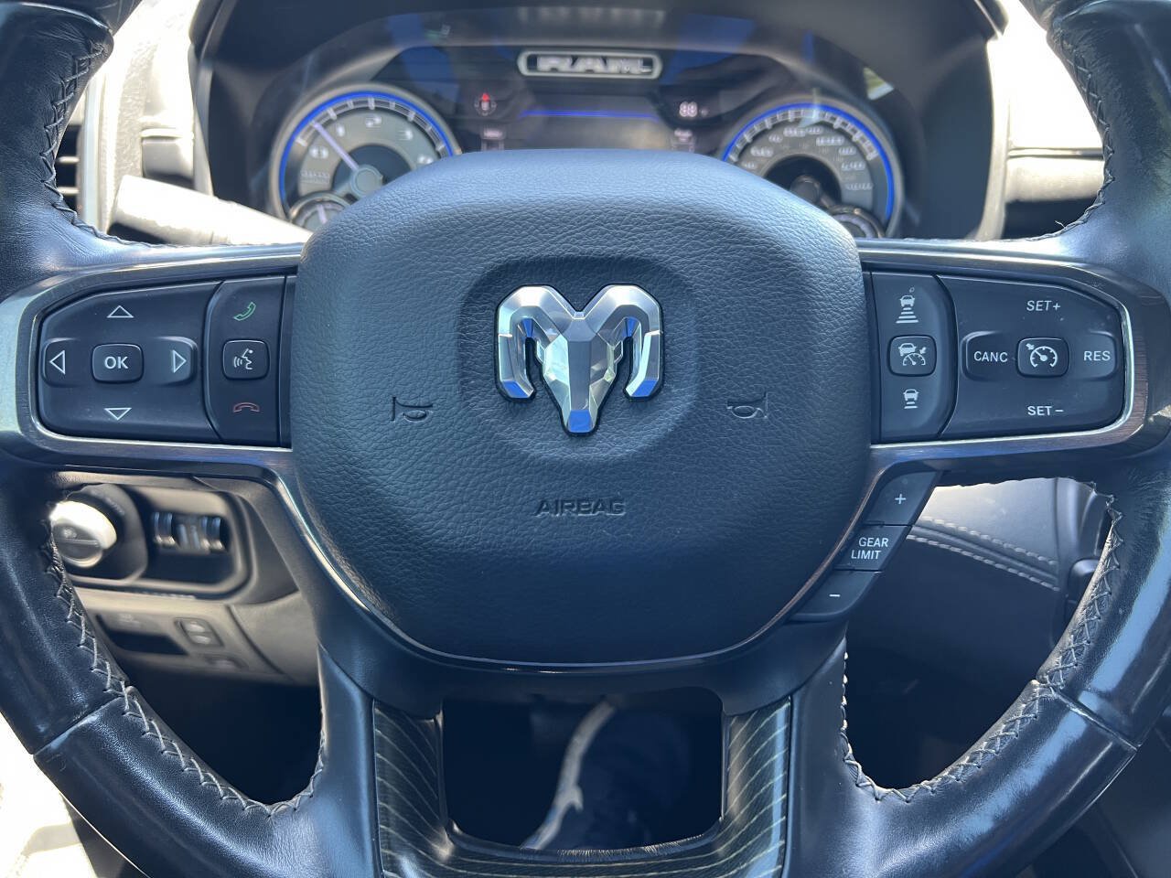 Used 2019 RAM 1500 Limited AWD/4WD image 16