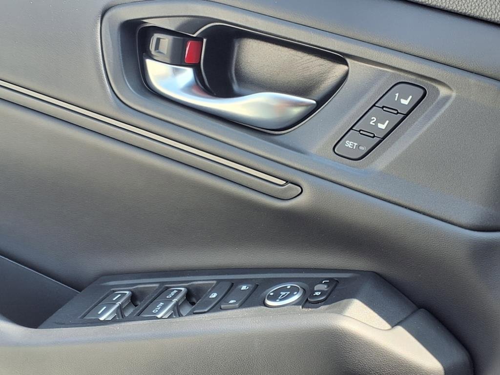 Used 2023 Honda Accord EX-L image 25