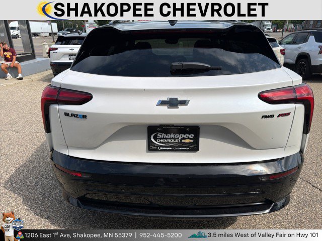 Used 2025 Chevrolet Blazer EV RS w/ Super Cruise Package AWD/4WD image 3