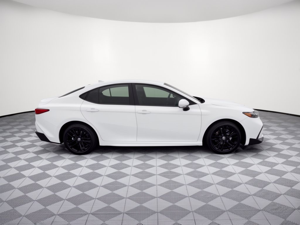 Used 2025 Toyota Camry SE w/ Convenience Package FWD image 8