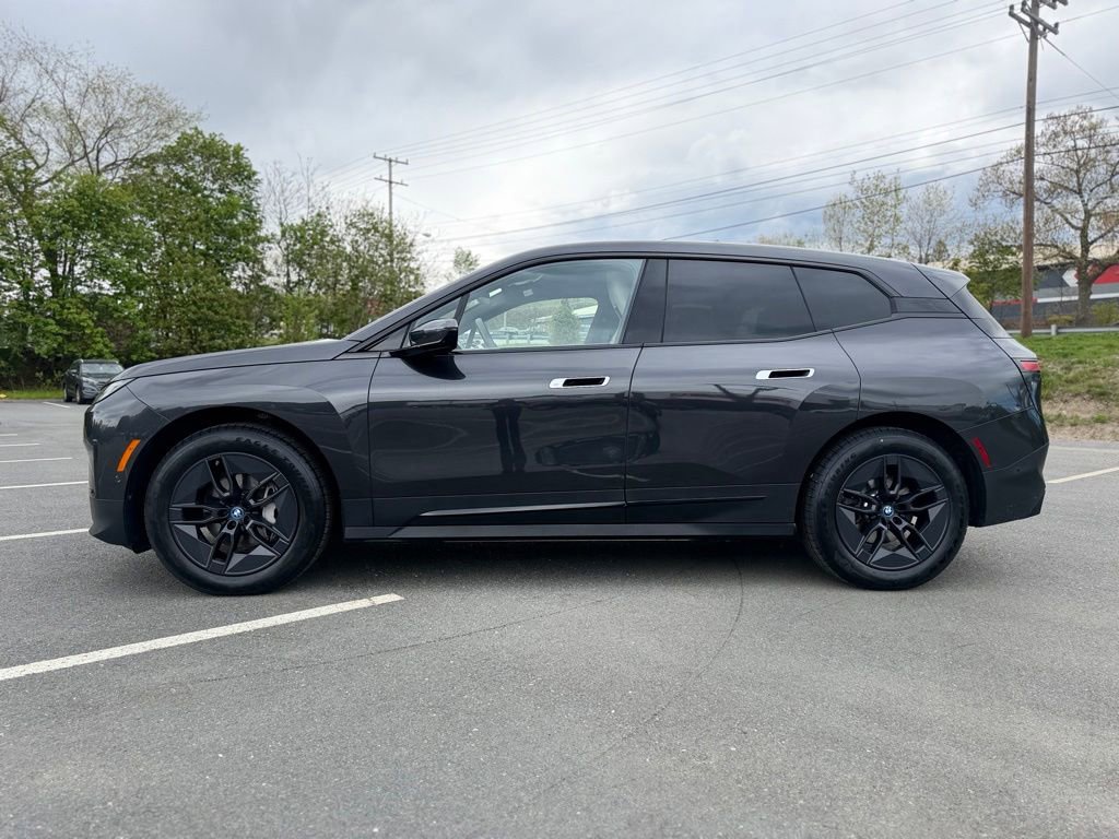 Certified 2024 BMW iX xDrive50 w/ Premium Package AWD/4WD image 3