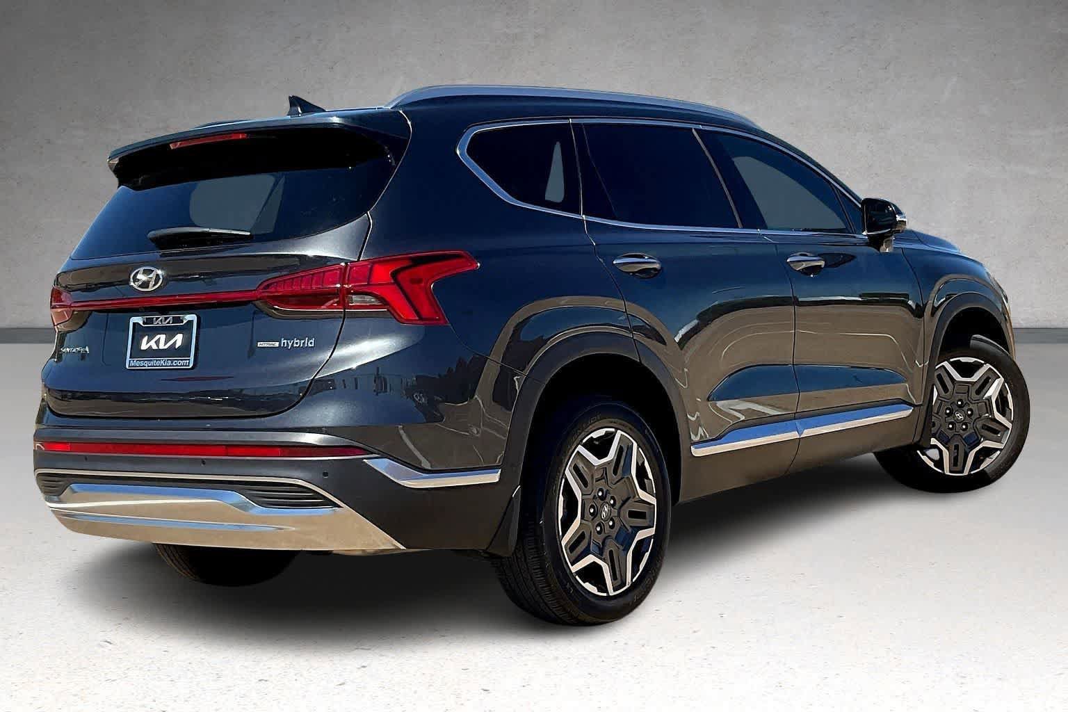 Used 2023 Hyundai Santa Fe Limited w/ Cargo Package image 21