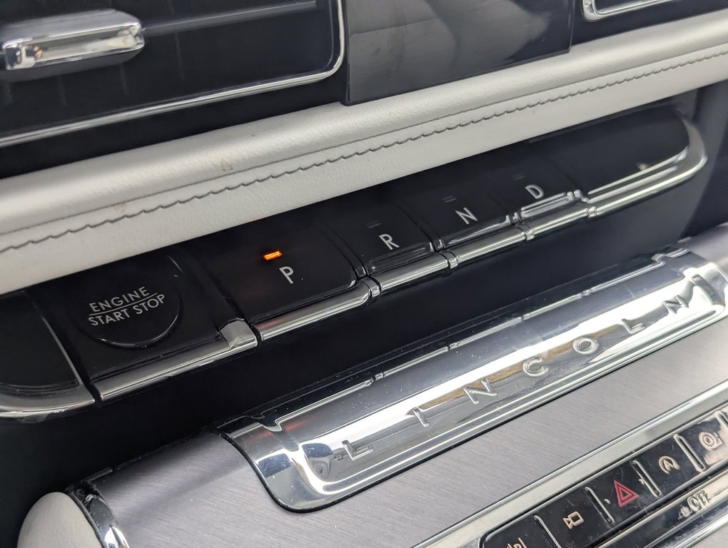 Used 2025 Lincoln Aviator AWD w/ Equipment Group 101A image 33
