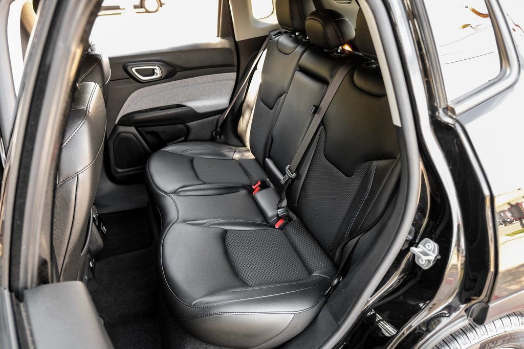 Used 2022 Jeep Compass Latitude image 48