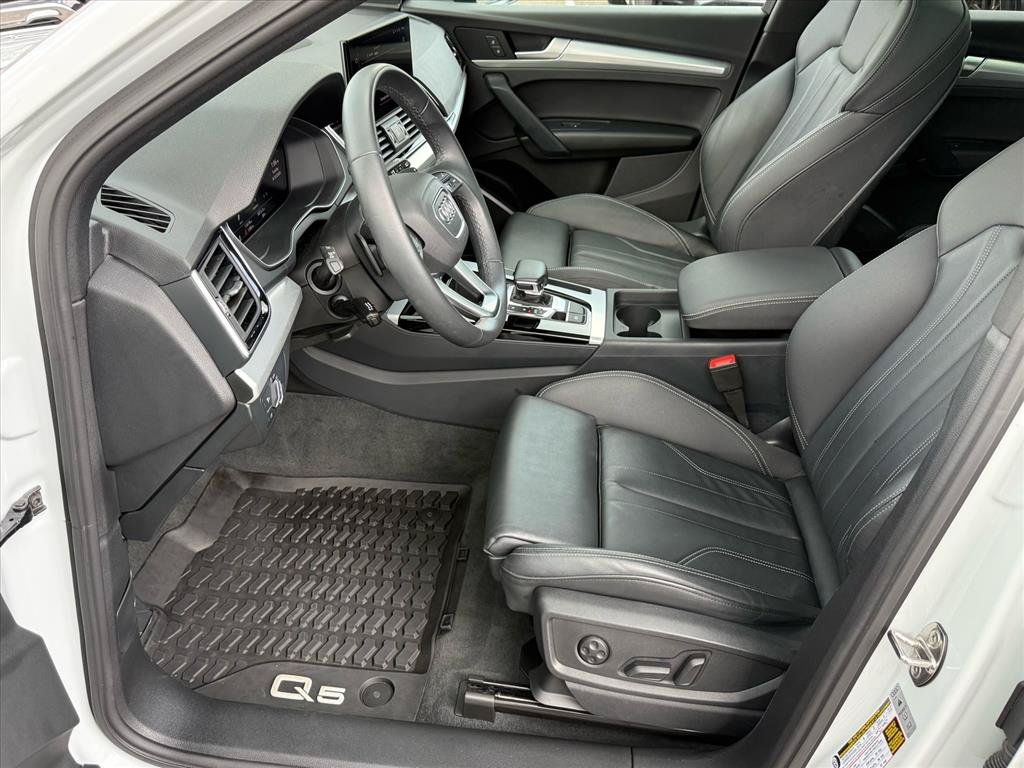 Certified 2025 Audi Q5 2.0T Premium w/ Convenience Plus Package AWD/4WD image 9