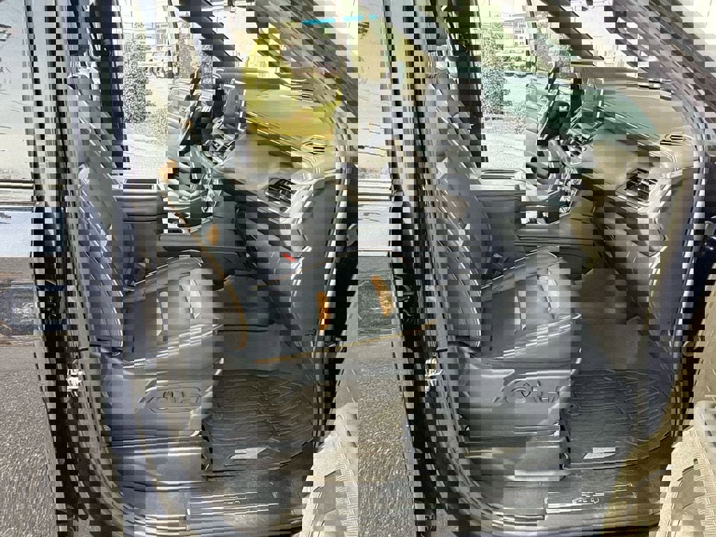 Used 2024 GMC Yukon XL AT4 w/ AT4 Premium Package image 28