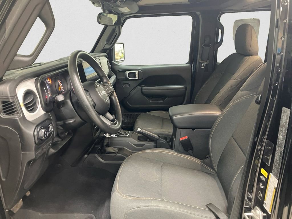 Used 2025 Jeep Gladiator Sport image 9