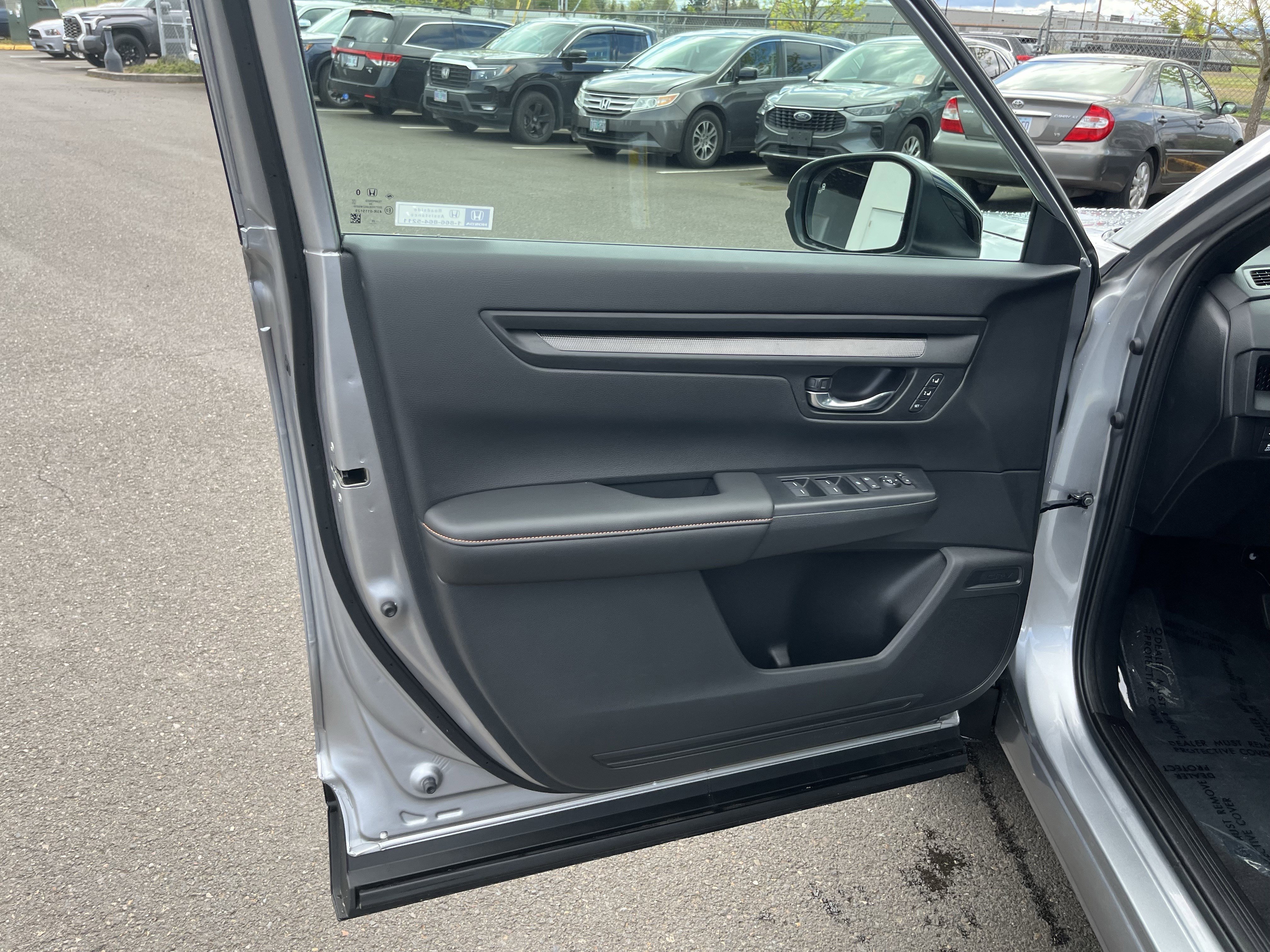 Used 2025 Honda CR-V Sport-L image 16