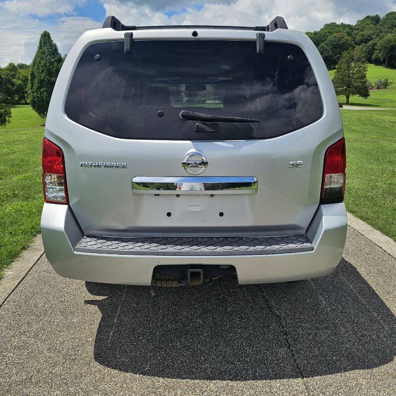 Used 2008 Nissan Pathfinder SE w/ Leather Pkg AWD/4WD image 8