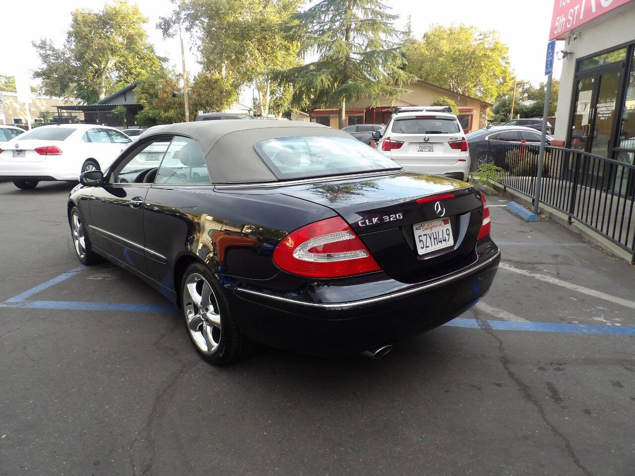 Used 2005 Mercedes-Benz CLK 320 Cabriolet image 4