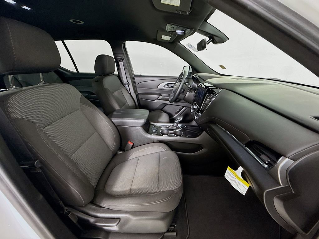Used 2023 Chevrolet Traverse LT w/ Rear Camera Mirror Package image 30
