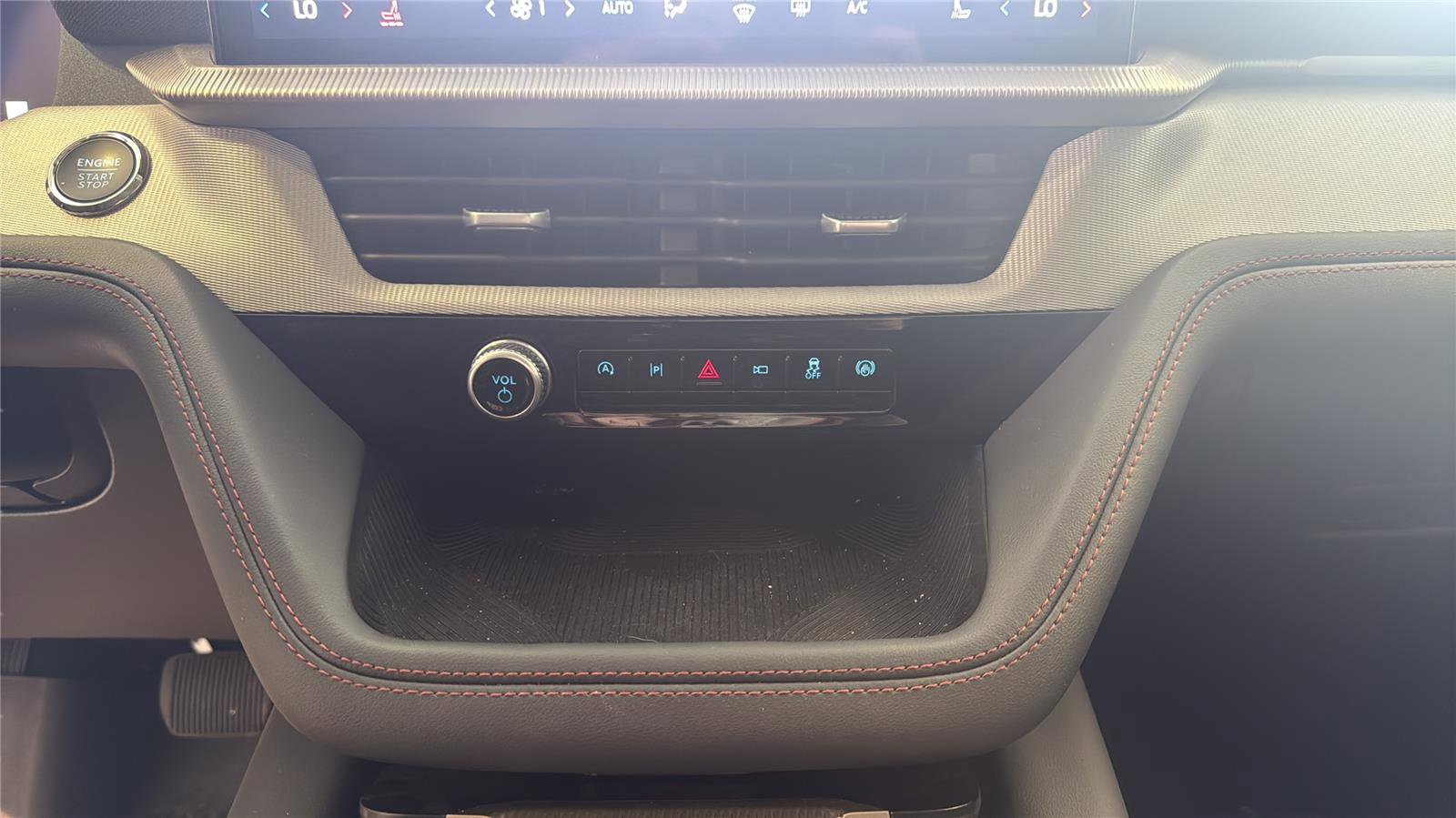 Used 2025 Ford Explorer Active image 21