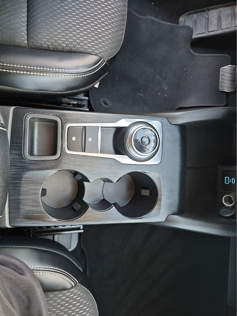 Used 2023 Ford Escape SE image 40