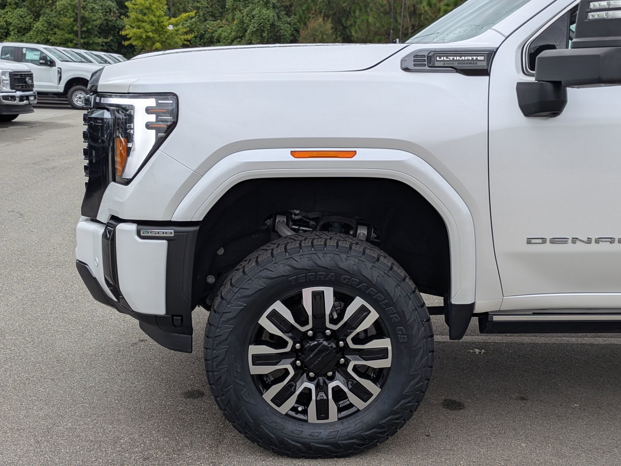 Used 2024 GMC Sierra 2500 Denali Ultimate image 11