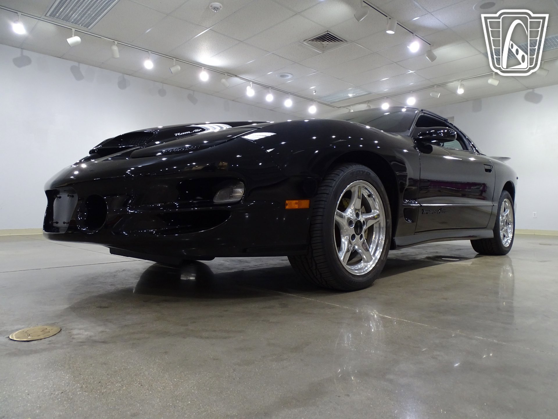 Used 1999 Pontiac Firebird Formula RWD image 4