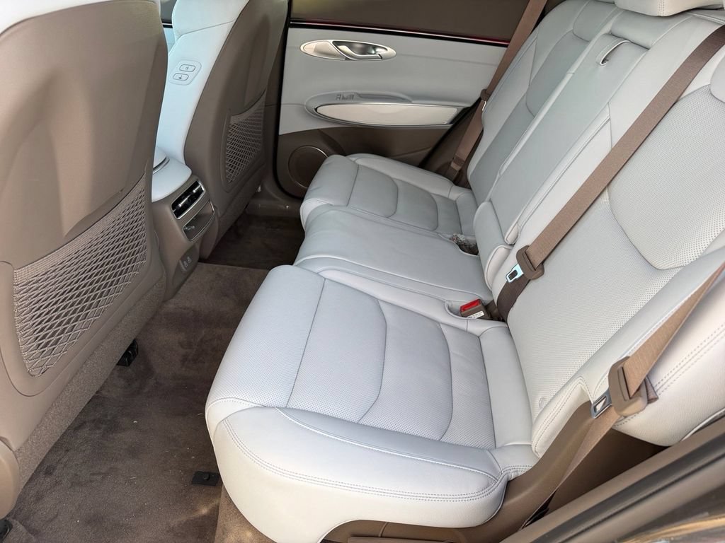 New 2026 Genesis GV70 2.5T Advanced AWD/4WD image 13