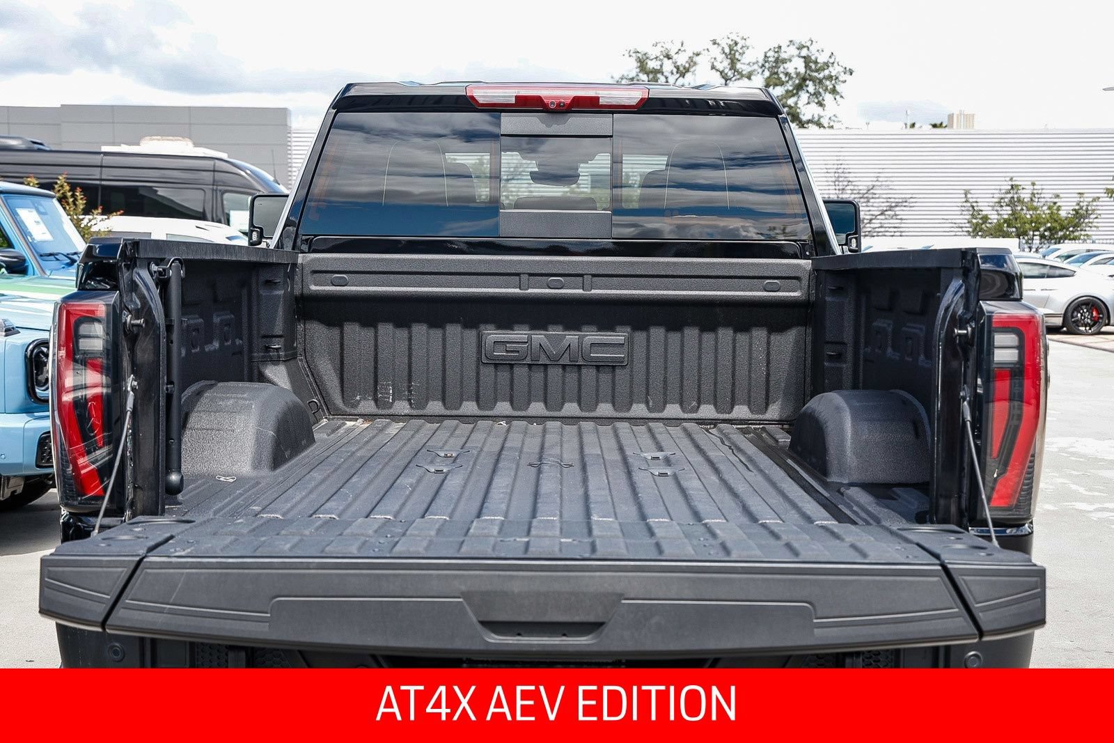Used 2025 GMC Sierra 2500 AT4X w/ AT4X AEV Edition AWD/4WD image 27