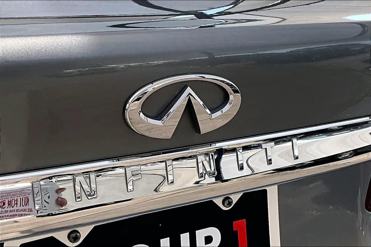 Used 2015 INFINITI Q70 3.7 RWD image 31