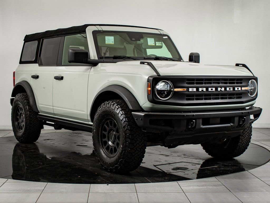 Used 2021 Ford Bronco Black Diamond image 13