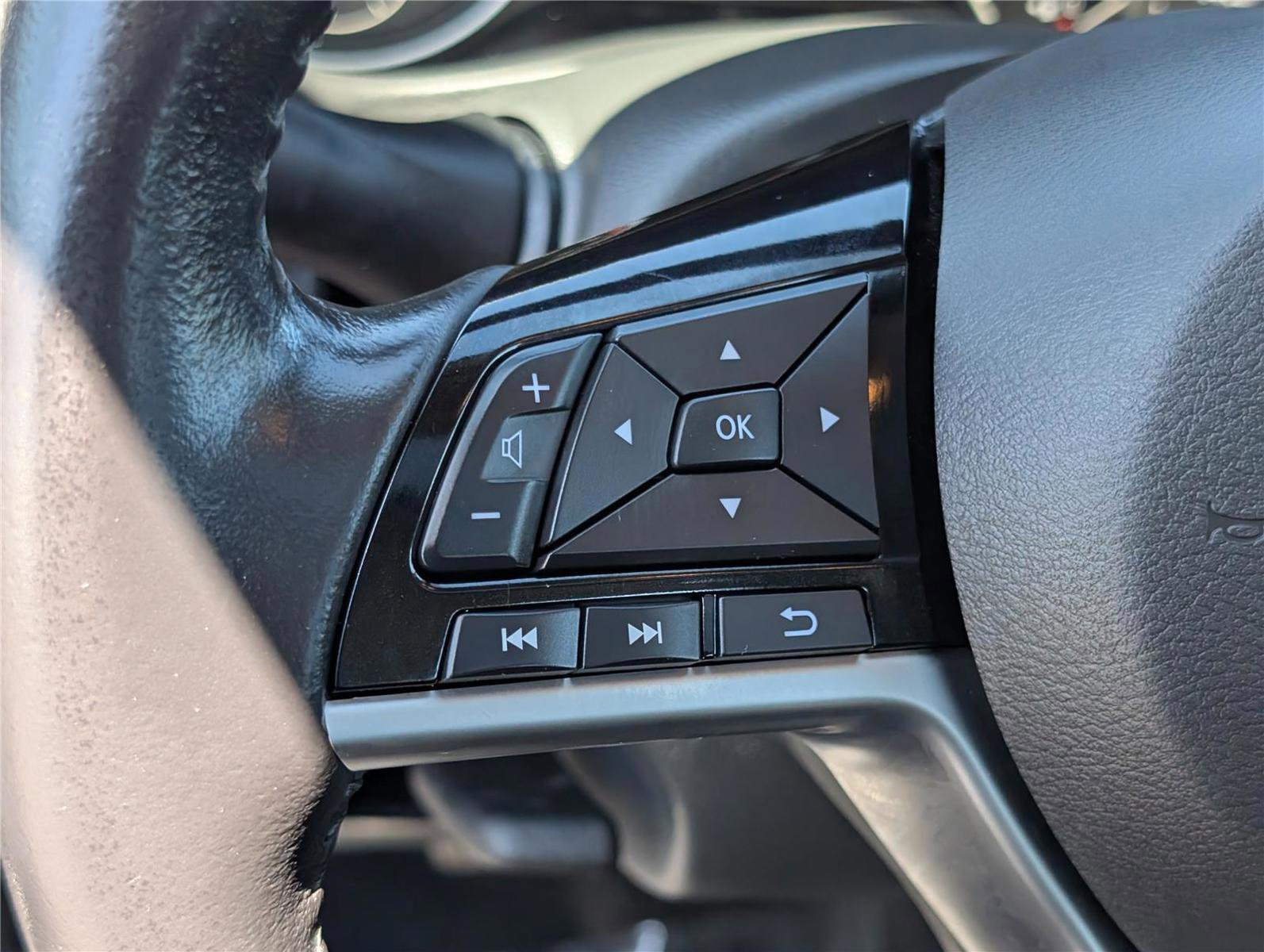 Used 2024 Nissan Altima 2.5 SL FWD image 22