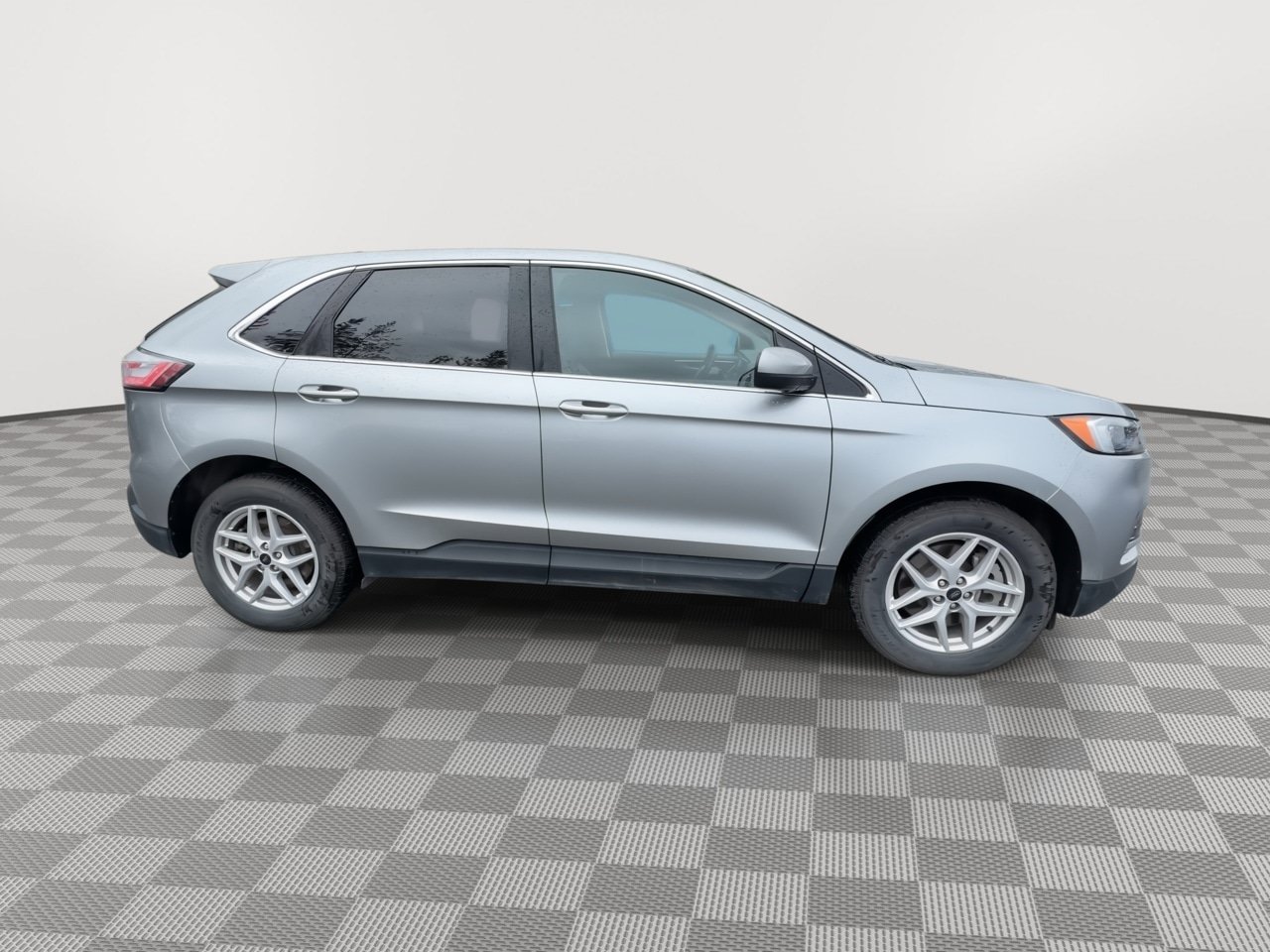 Used 2024 Ford Edge SEL AWD/4WD image 9
