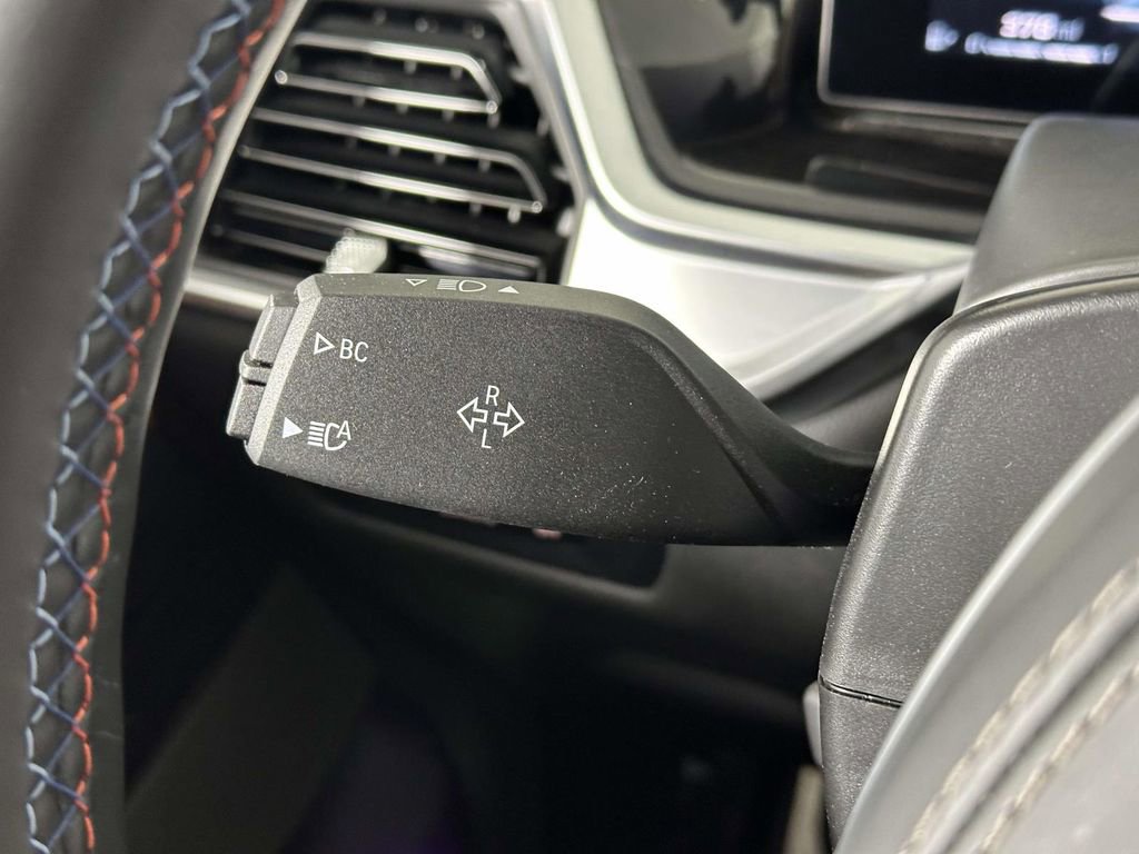 Used 2025 BMW X6 M60i w/ Parking Assistance Package image 22