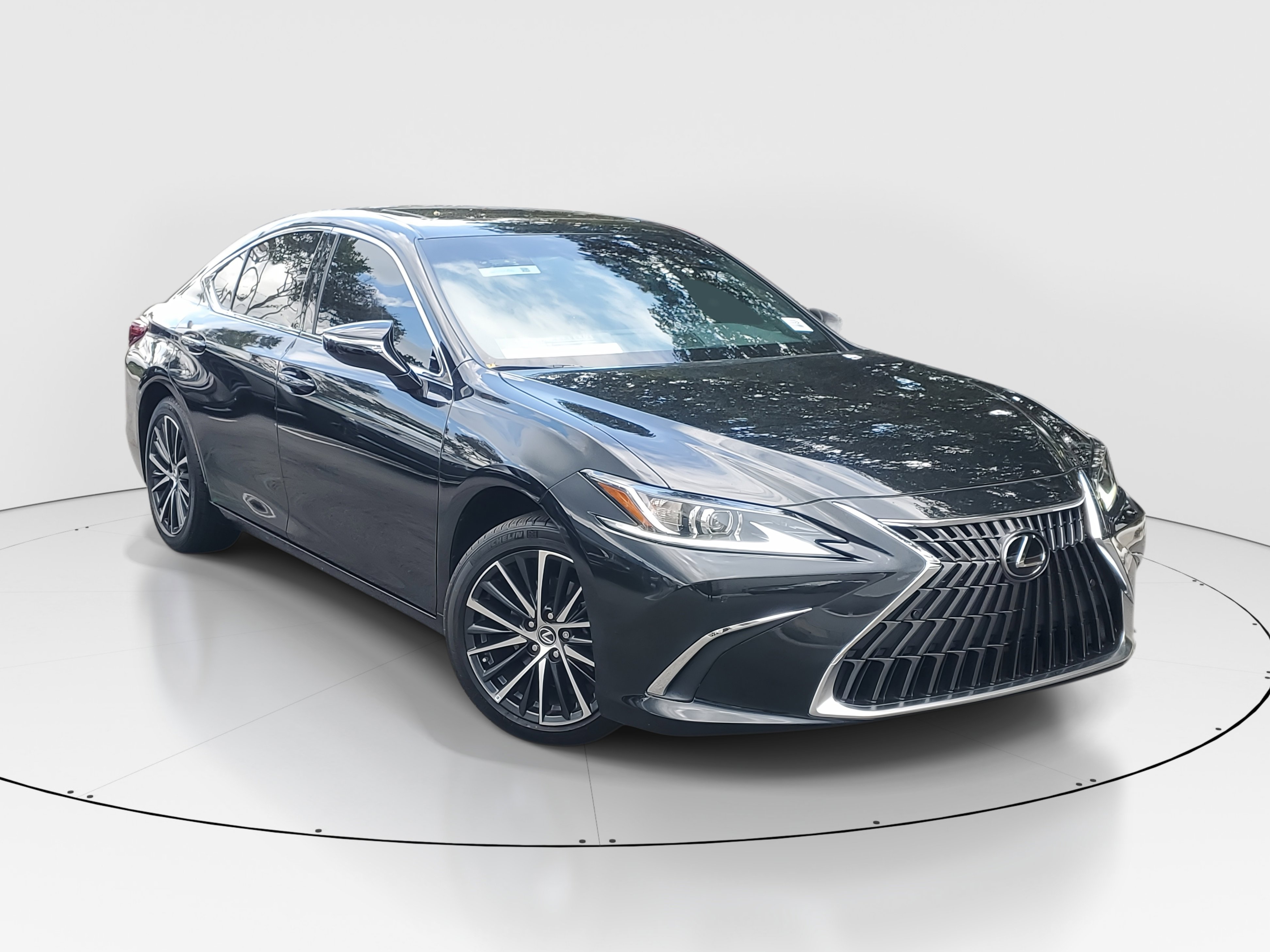 Used 2024 Lexus ES 350 w/ Premium Package image 2