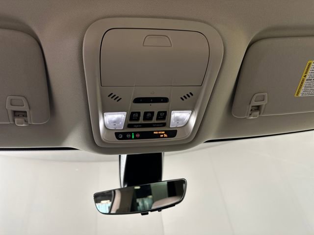 Used 2022 Buick Enclave Avenir image 33