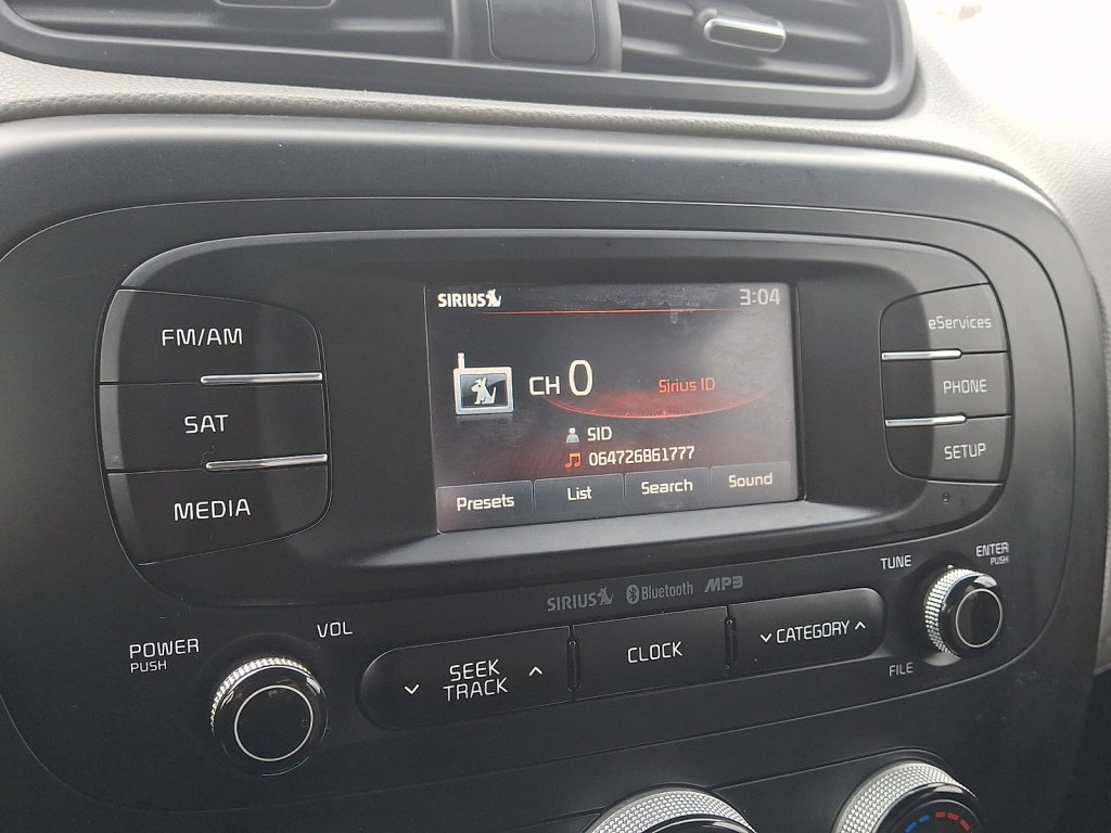 Used 2015 Kia Soul image 28