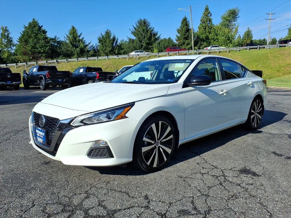 Used 2022 Nissan Altima 2.0 SR FWD image 7