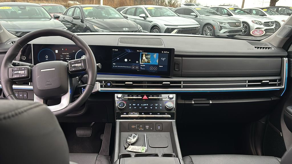 Used 2025 Hyundai Santa Fe Limited image 12