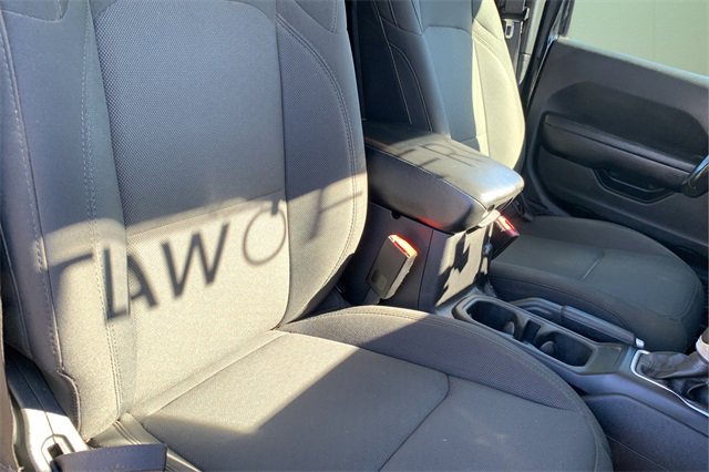 Certified 2022 Jeep Gladiator Willys image 43