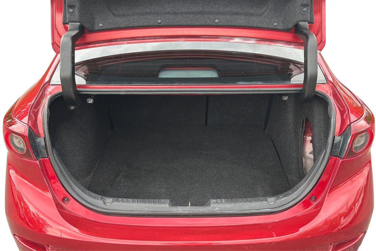 Used 2016 MAZDA MAZDA3 i Sport FWD image 11