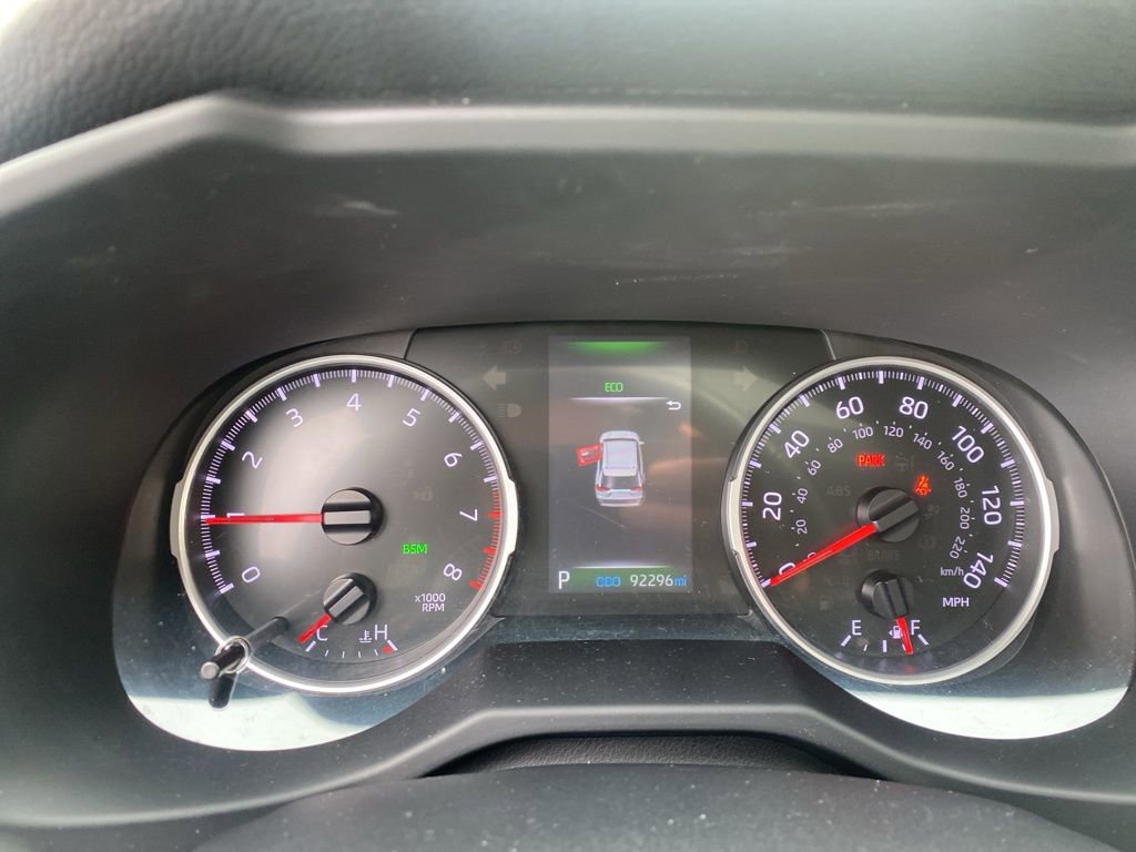 Used 2022 Toyota RAV4 XLE image 12
