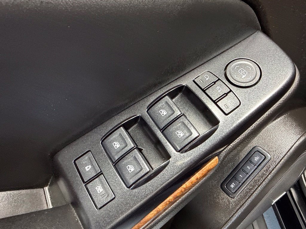 Used 2015 Chevrolet Suburban LTZ AWD/4WD image 17