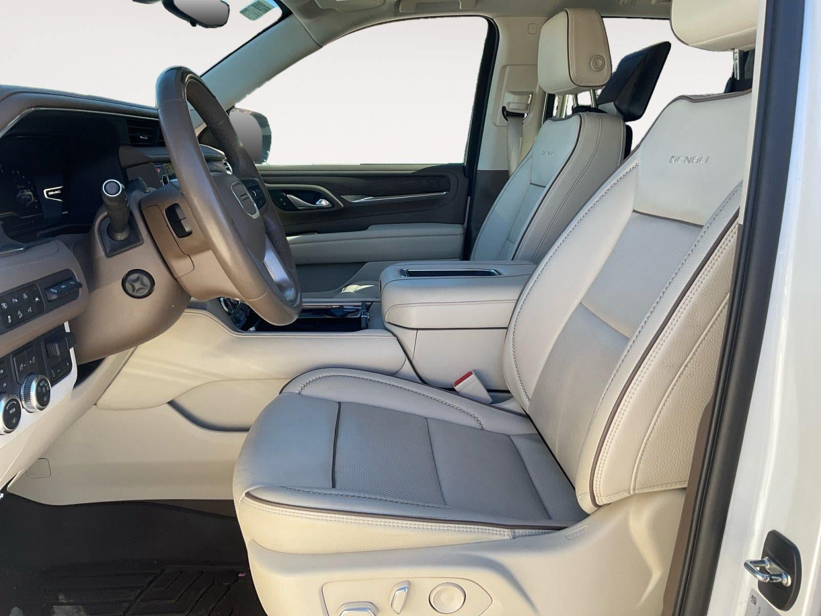 Certified 2023 GMC Yukon Denali w/ Advanced Technology Package AWD/4WD image 9