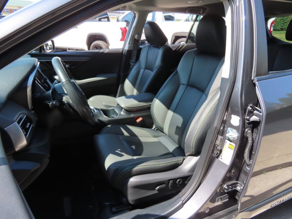 Used 2025 Subaru Outback Onyx Edition AWD/4WD image 21