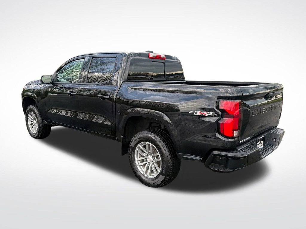 Used 2025 Chevrolet Colorado LT w/ LT Convenience Package AWD/4WD image 3