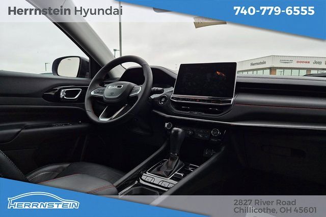 Used 2022 Jeep Compass Trailhawk AWD/4WD image 25
