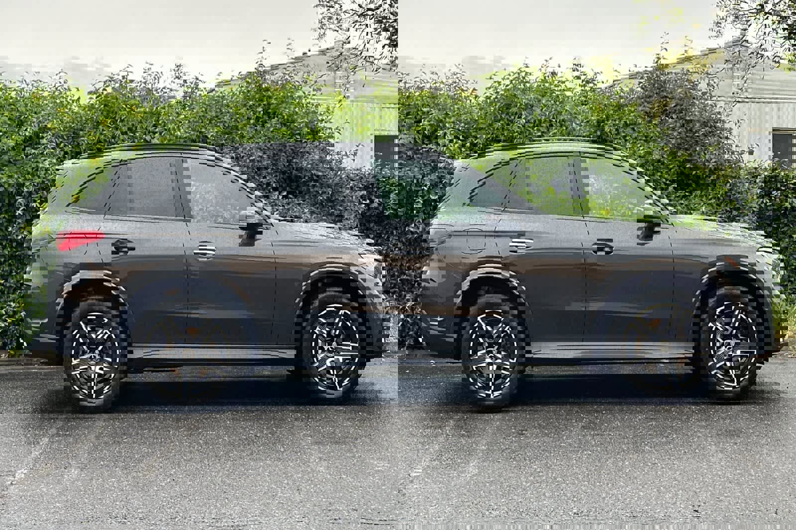 New 2026 Mercedes-Benz GLC 300 image 2