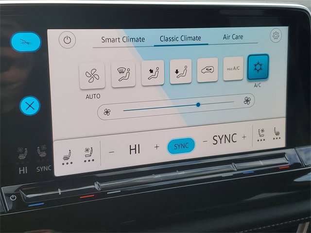 Used 2025 Volkswagen Atlas Cross Sport SE image 30