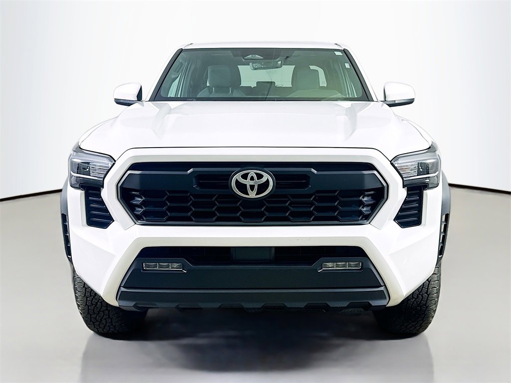 Used 2024 Toyota Tacoma TRD Off-Road image 2