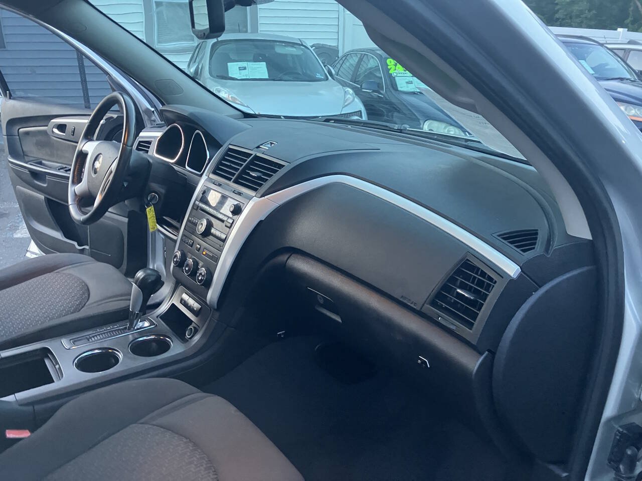 Used 2010 Chevrolet Traverse LT AWD/4WD image 23