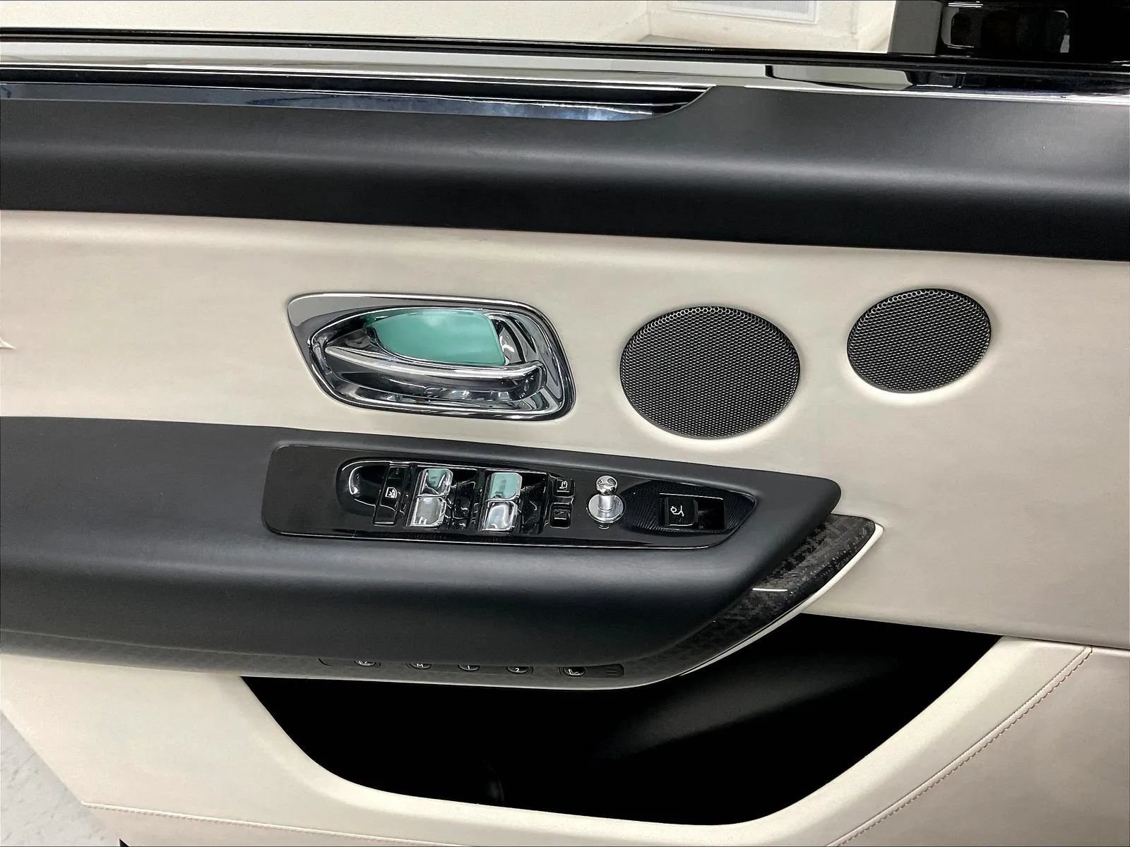 Used 2021 Rolls-Royce Cullinan Black Badge AWD/4WD image 45