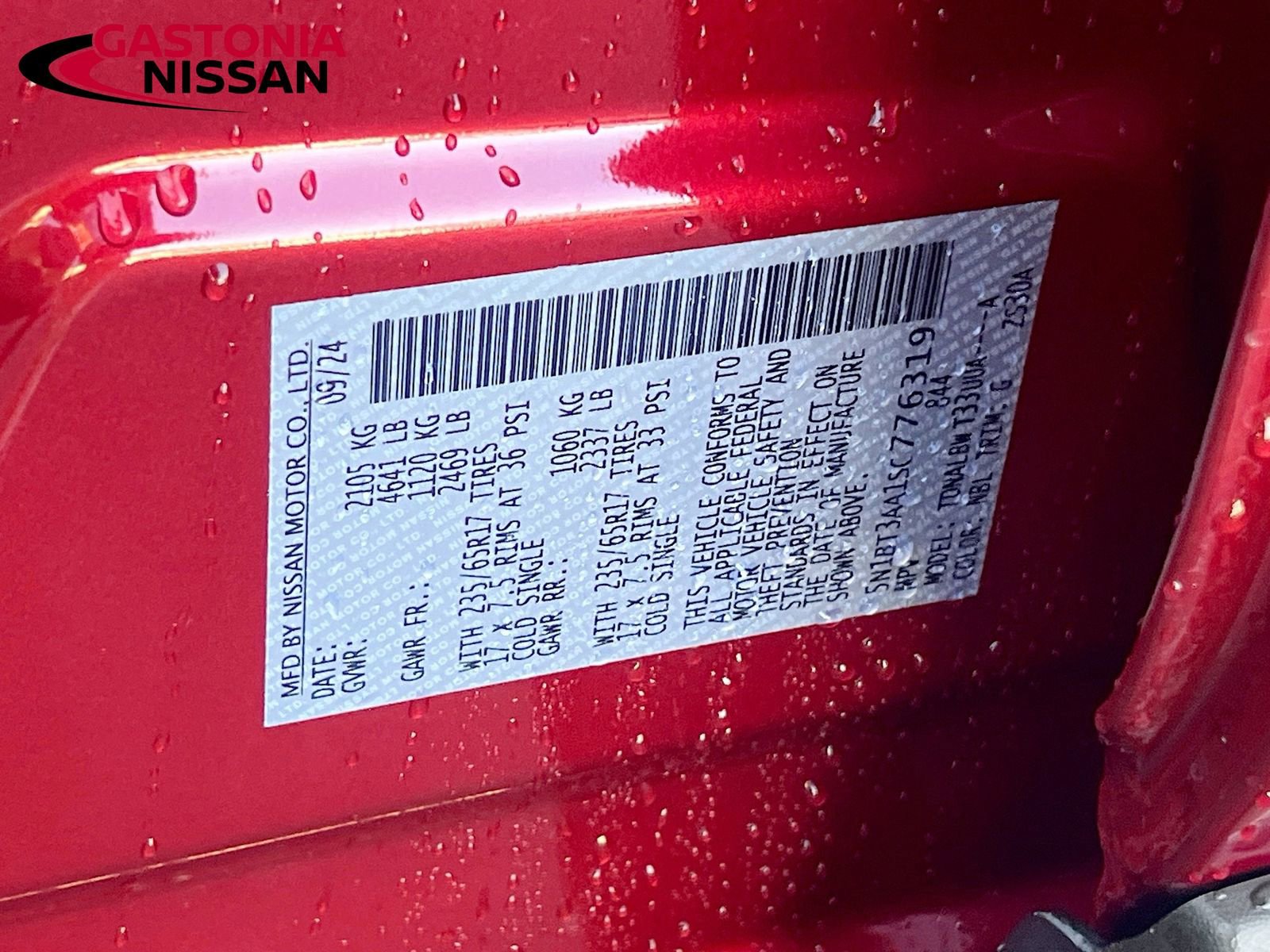 Used 2025 Nissan Rogue S image 40