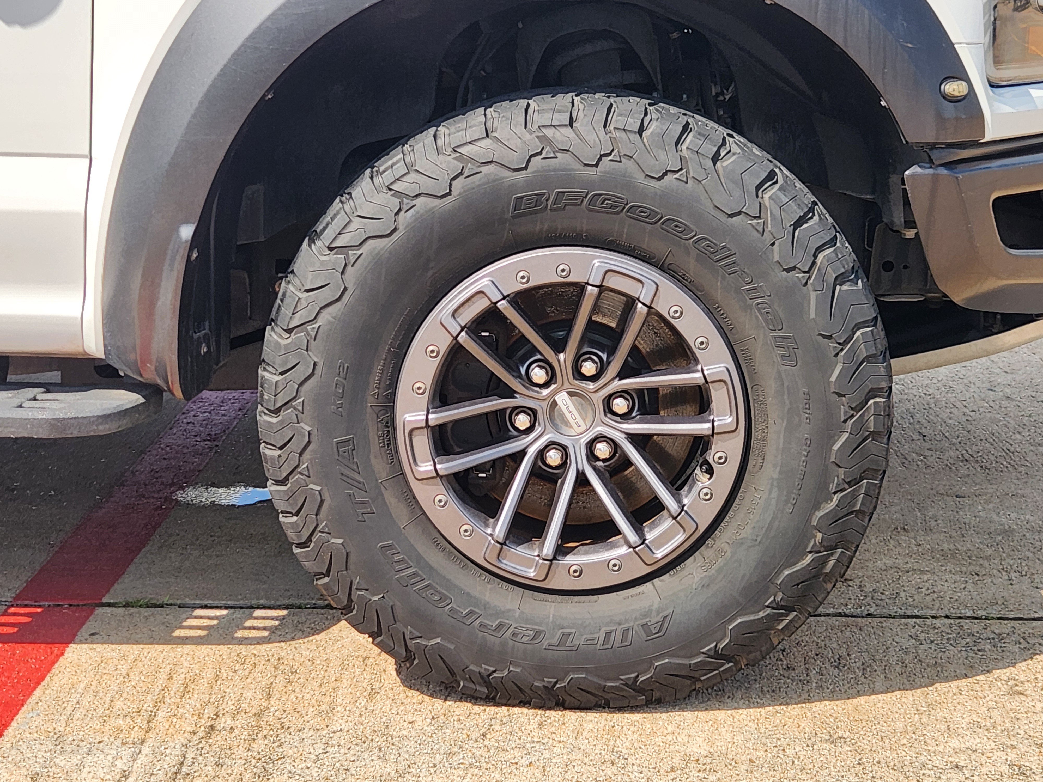 Used 2019 Ford F150 Raptor w/ Equipment Group 802A Luxury AWD/4WD image 6