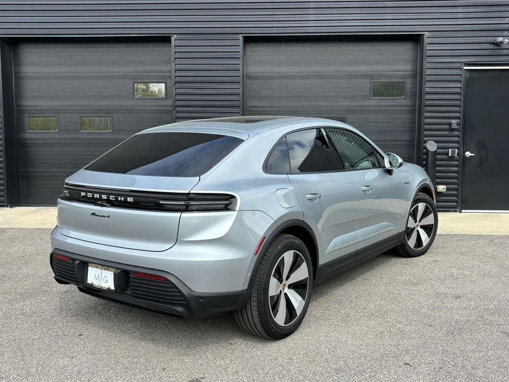 Used 2025 Porsche Macan 4 Electric image 10
